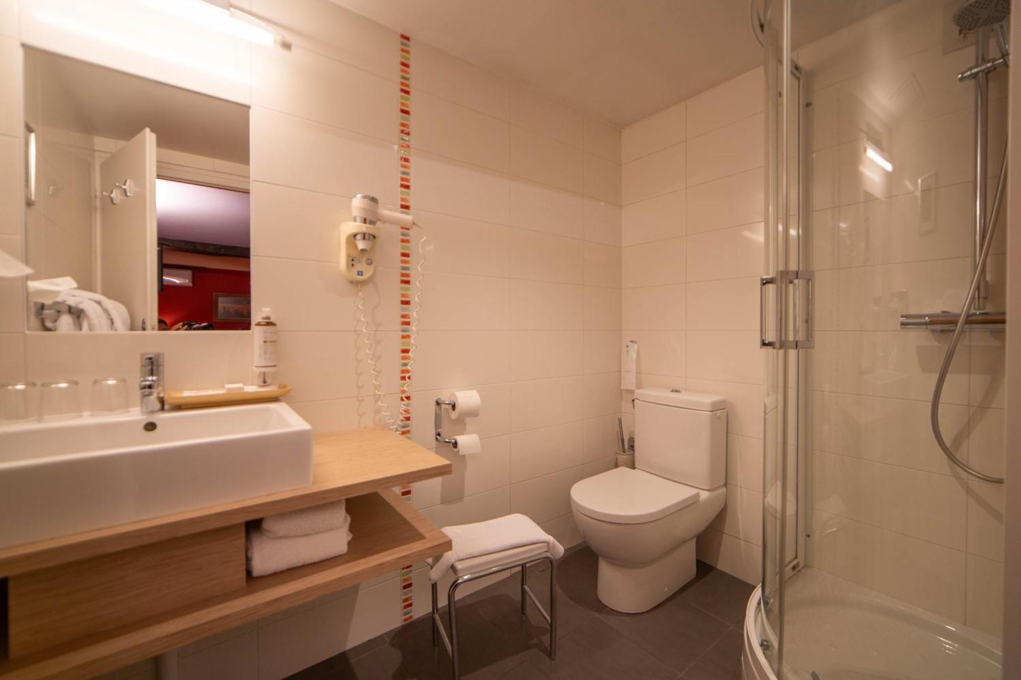 Hotel Wilson - Teritoria Dijon Eksteriør billede