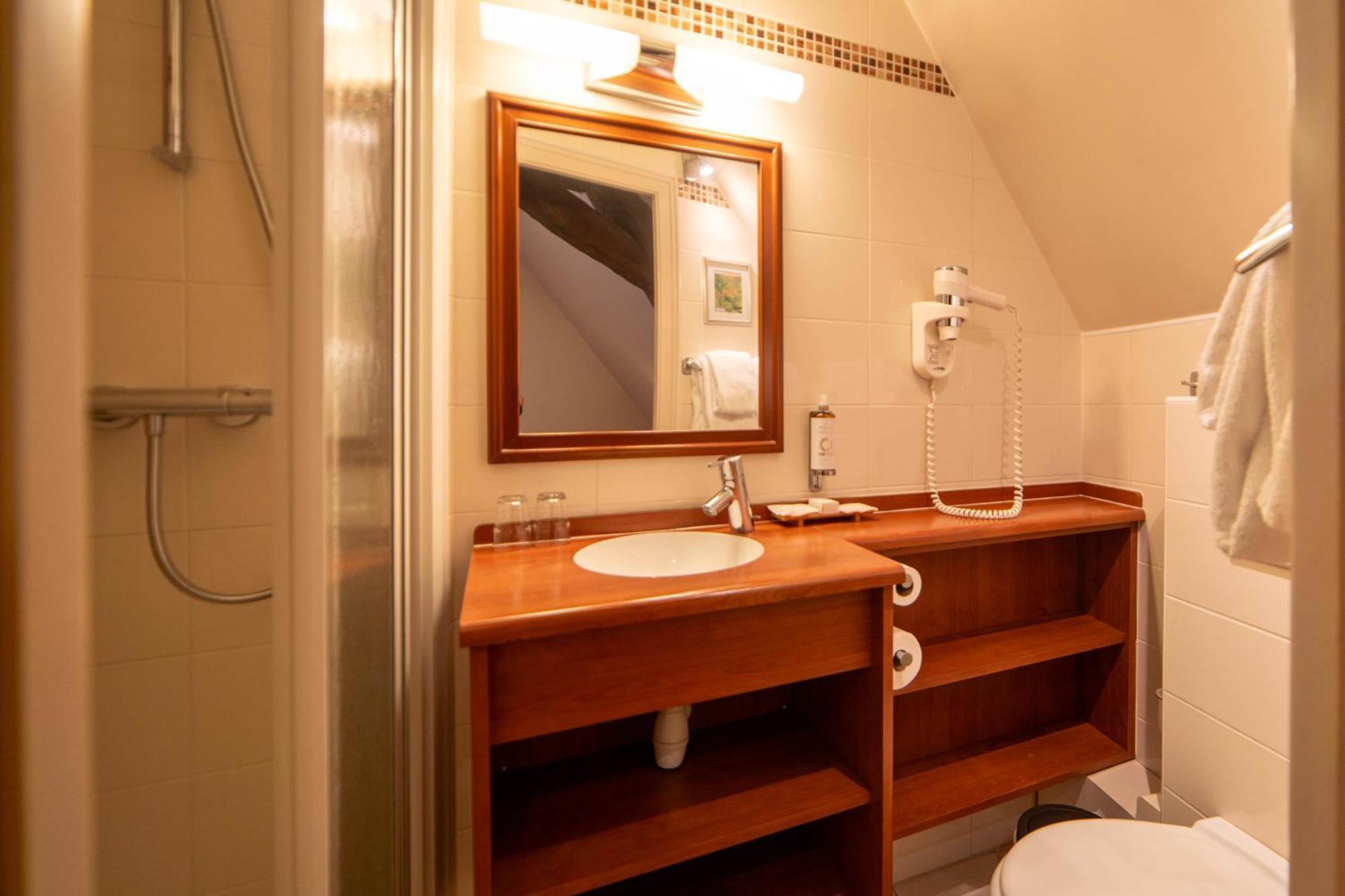 Hotel Wilson - Teritoria Dijon Eksteriør billede